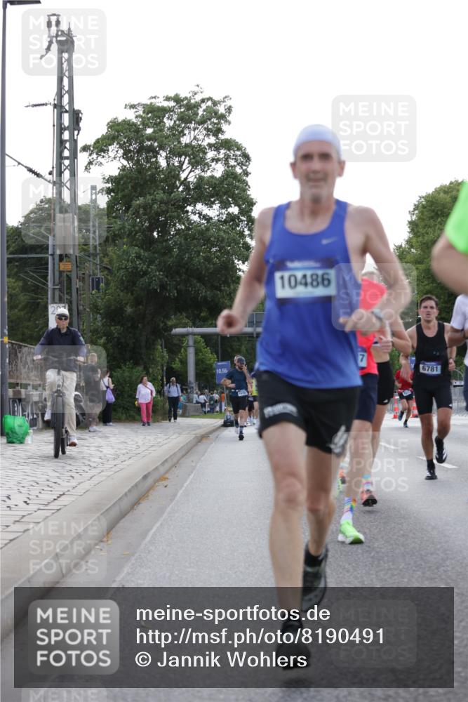 29.06.2025 - hella hamburg halbmarathon Jannik Wohlers http://msf.ph/oto/8190491 29.06.2025 09:44:43 Lombardsbrücke 1827, 2746, 3201, 5269, 6619, 6781, 10486, 10848, 11169, 12049, 12595, 12900, 13838, 14140, 14164, 14289, 15883, 16157, 16508, 16713, 16818, 17428, 17488, 18737, 18837, 18871, 18874, 19142 meine-sportfotos.de