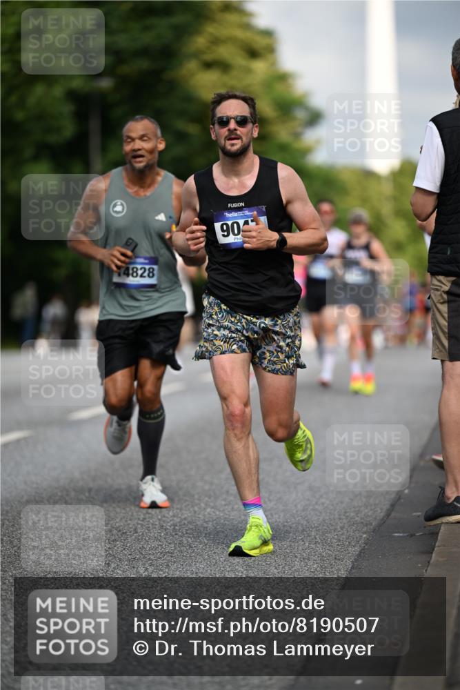 29.06.2025 - hella hamburg halbmarathon Dr. Thomas Lammeyer http://msf.ph/oto/8190507 29.06.2025 09:47:36 Kennedybrücke 1065, 1122, 2879, 3075, 3968, 4678, 5308, 5344, 7231, 7349, 7793, 8975, 9047, 10106, 10173, 10790 meine-sportfotos.de