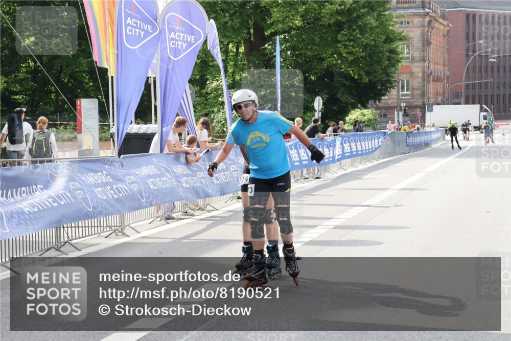 29.06.2025 - hella hamburg halbmarathon Strokosch-Dieckow http://msf.ph/oto/8190521 29.06.2025 09:31:15 Ziel 20273, 20274 meine-sportfotos.de