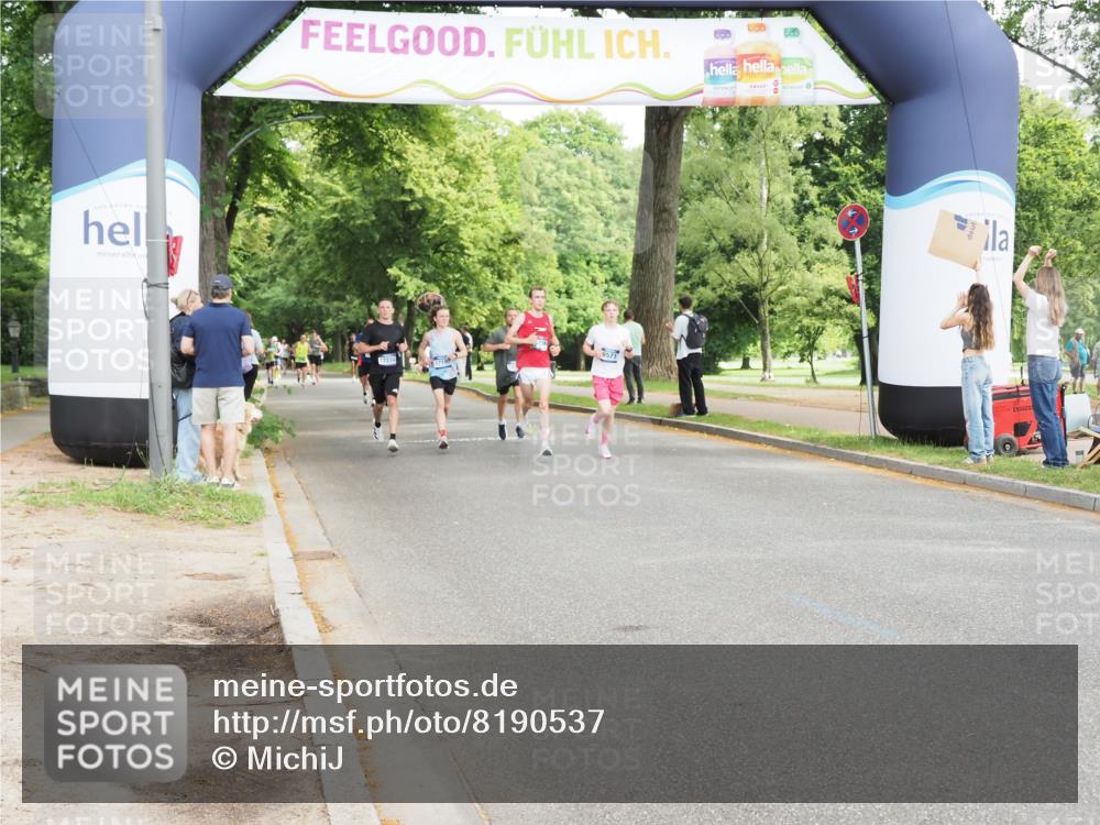 29.06.2025 - hella hamburg halbmarathon MichiJ http://msf.ph/oto/8190537 29.06.2025 10:19:39 Zwischen KM18-KM19 5308, 7186, 10173, 16713, 16736 meine-sportfotos.de