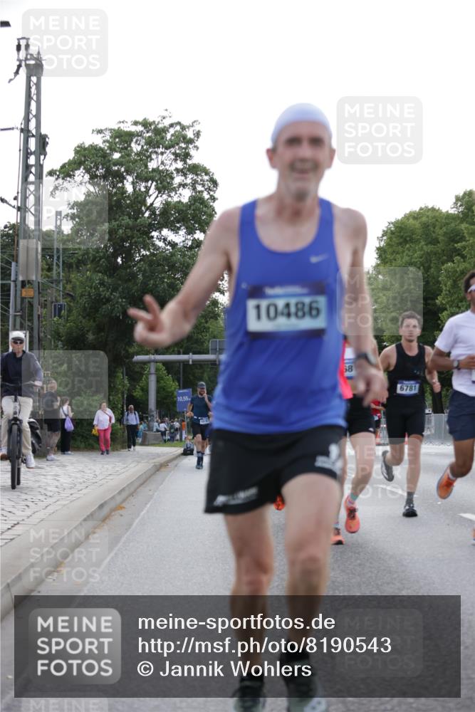 29.06.2025 - hella hamburg halbmarathon Jannik Wohlers http://msf.ph/oto/8190543 29.06.2025 09:44:43 Lombardsbrücke 1827, 2746, 3201, 5269, 6619, 6781, 10486, 10848, 11169, 12049, 12595, 12900, 13838, 14140, 14164, 14289, 15883, 16157, 16508, 16713, 16818, 17428, 17488, 18737, 18837, 18871, 18874, 19142 meine-sportfotos.de