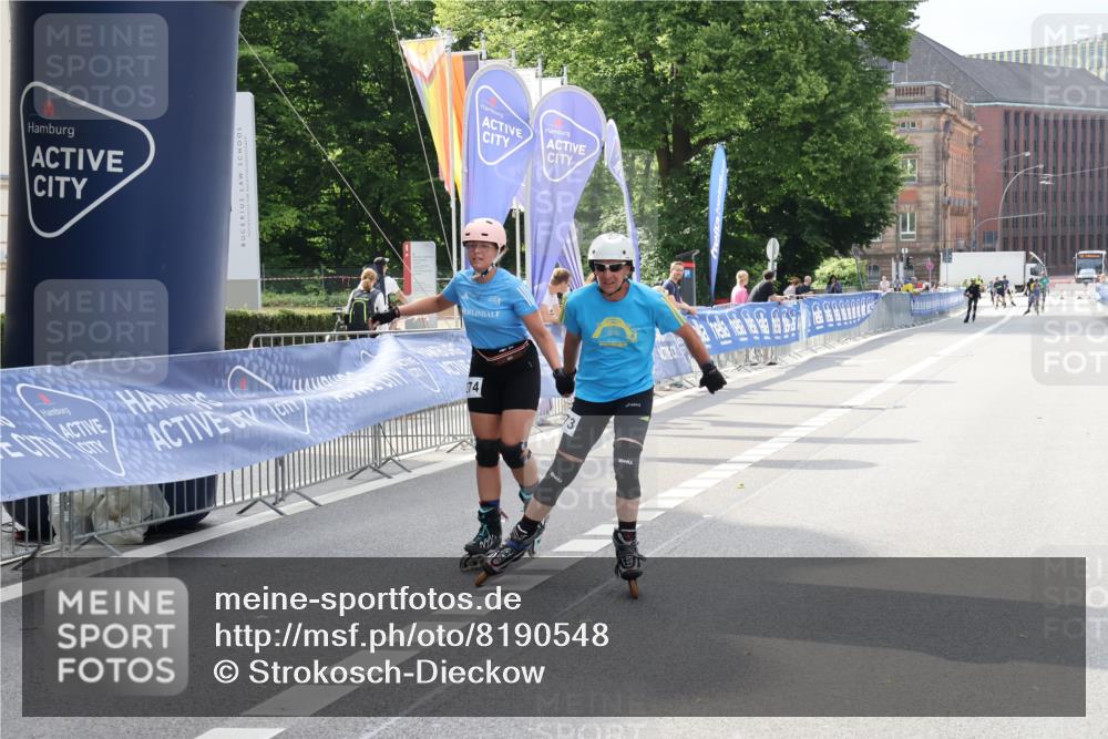 29.06.2025 - hella hamburg halbmarathon Strokosch-Dieckow http://msf.ph/oto/8190548 29.06.2025 09:31:15 Ziel 20273, 20274 meine-sportfotos.de