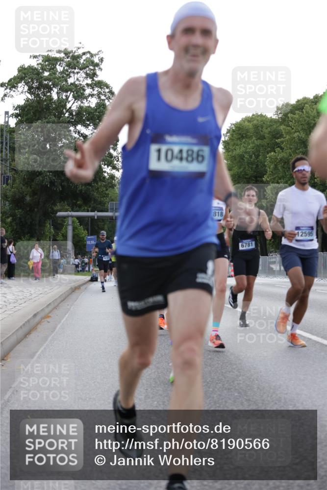 29.06.2025 - hella hamburg halbmarathon Jannik Wohlers http://msf.ph/oto/8190566 29.06.2025 09:44:43 Lombardsbrücke 1827, 2746, 3201, 5269, 6619, 6781, 10486, 10848, 11169, 12049, 12595, 12900, 13838, 14140, 14164, 14289, 15883, 16157, 16508, 16713, 16818, 17428, 17488, 18737, 18837, 18871, 18874, 19142 meine-sportfotos.de