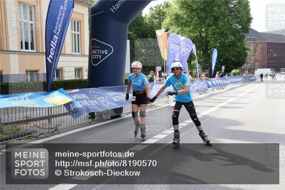 29.06.2025 - hella hamburg halbmarathon Strokosch-Dieckow http://msf.ph/oto/8190570 29.06.2025 09:31:16 Ziel 20273, 20274 meine-sportfotos.de
