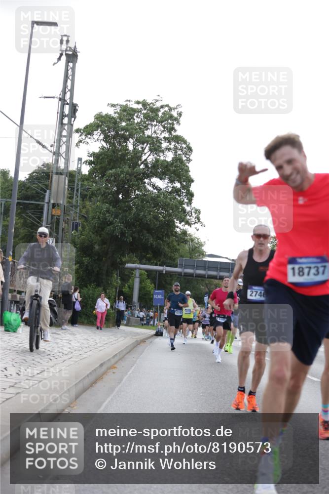29.06.2025 - hella hamburg halbmarathon Jannik Wohlers http://msf.ph/oto/8190573 29.06.2025 09:44:44 Lombardsbrücke 1758, 1827, 2746, 3201, 5269, 6619, 6781, 9381, 10486, 10848, 11169, 12049, 12595, 12900, 13838, 14140, 14164, 14289, 15672, 15883, 16157, 16508, 16713, 16818, 17374, 17428, 17488, 18737, 18837, 18871, 18874, 19142 meine-sportfotos.de