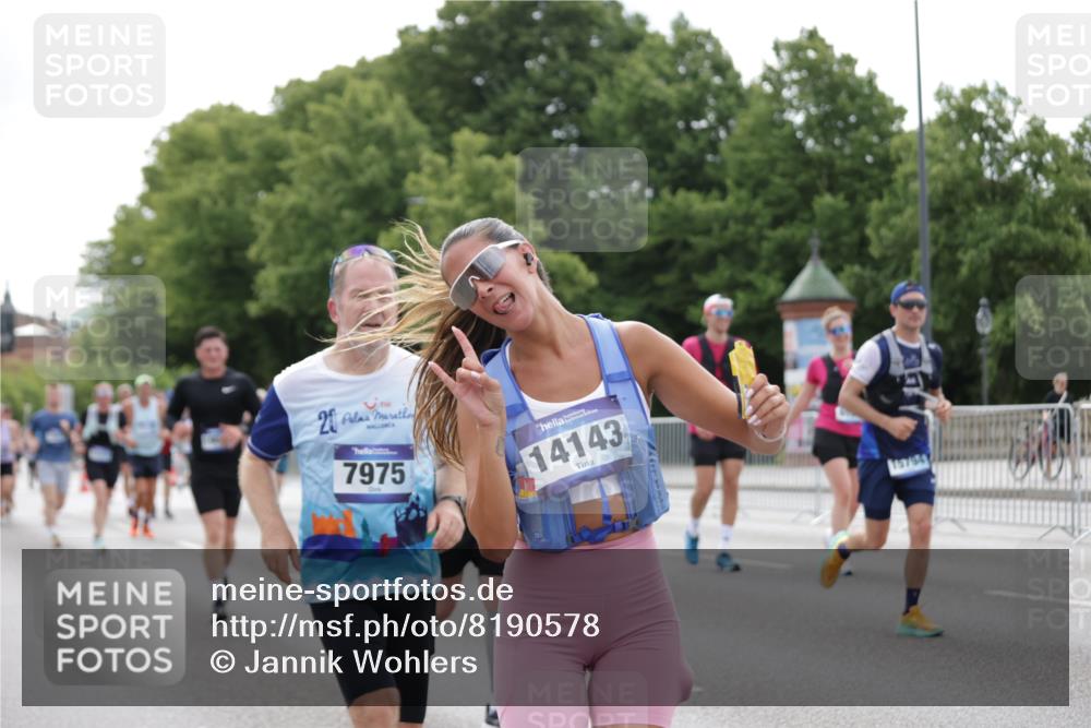 29.06.2025 - hella hamburg halbmarathon Jannik Wohlers http://msf.ph/oto/8190578 29.06.2025 10:24:05 Lombardsbrücke 1064, 1352, 1395, 2132, 2280, 2477, 2944, 3053, 3132, 3421, 3786, 4111, 4162, 4221, 4464, 4719, 5138, 5829, 5830, 6478, 6524, 6526, 6570, 7528, 7975, 8167, 8297, 9063, 11651, 12070, 12210, 12303, 13111, 13113, 13380, 13573, 13638, 13711, 14143, 15796, 18077, 18105, 19080 meine-sportfotos.de