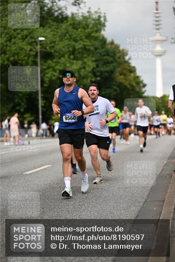 29.06.2025 - hella hamburg halbmarathon Dr. Thomas Lammeyer http://msf.ph/oto/8190597 29.06.2025 10:11:02 Kennedybrücke 1245, 4502, 4550, 5951, 6314, 6572, 6664, 8960, 9560, 10212, 10297 meine-sportfotos.de