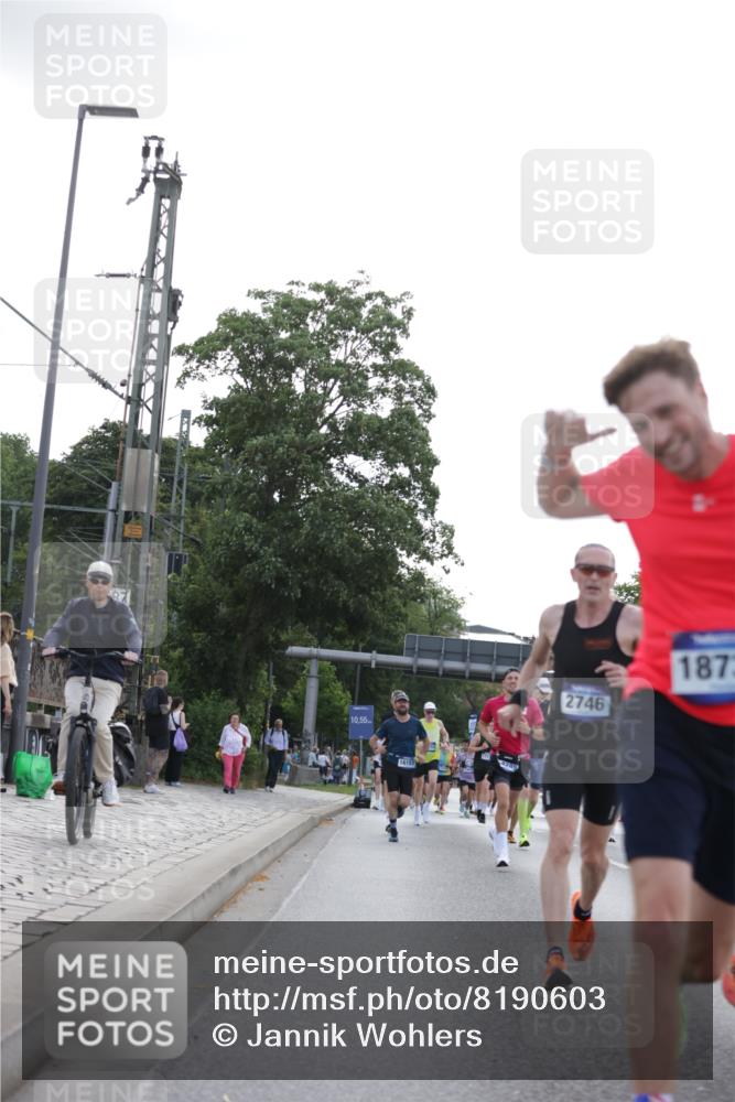 29.06.2025 - hella hamburg halbmarathon Jannik Wohlers http://msf.ph/oto/8190603 29.06.2025 09:44:44 Lombardsbrücke 1758, 1827, 2746, 3201, 5269, 6619, 6781, 9381, 10486, 10848, 11169, 12049, 12595, 12900, 13838, 14140, 14164, 14289, 15672, 15883, 16157, 16508, 16713, 16818, 17374, 17428, 17488, 18737, 18837, 18871, 18874, 19142 meine-sportfotos.de