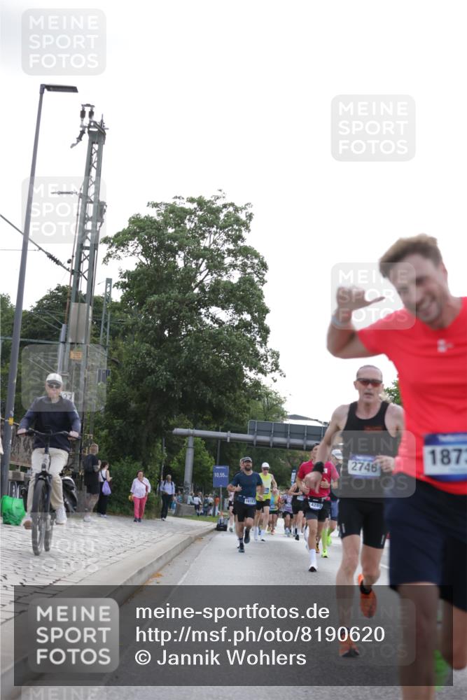 29.06.2025 - hella hamburg halbmarathon Jannik Wohlers http://msf.ph/oto/8190620 29.06.2025 09:44:44 Lombardsbrücke 1758, 1827, 2746, 3201, 5269, 6619, 6781, 9381, 10486, 10848, 11169, 12049, 12595, 12900, 13838, 14140, 14164, 14289, 15672, 15883, 16157, 16508, 16713, 16818, 17374, 17428, 17488, 18737, 18837, 18871, 18874, 19142 meine-sportfotos.de