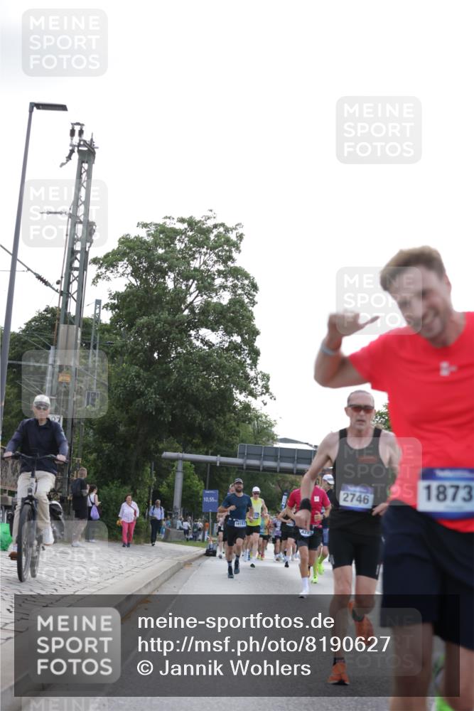 29.06.2025 - hella hamburg halbmarathon Jannik Wohlers http://msf.ph/oto/8190627 29.06.2025 09:44:44 Lombardsbrücke 1758, 1827, 2746, 3201, 5269, 6619, 6781, 9381, 10486, 10848, 11169, 12049, 12595, 12900, 13838, 14140, 14164, 14289, 15672, 15883, 16157, 16508, 16713, 16818, 17374, 17428, 17488, 18737, 18837, 18871, 18874, 19142 meine-sportfotos.de