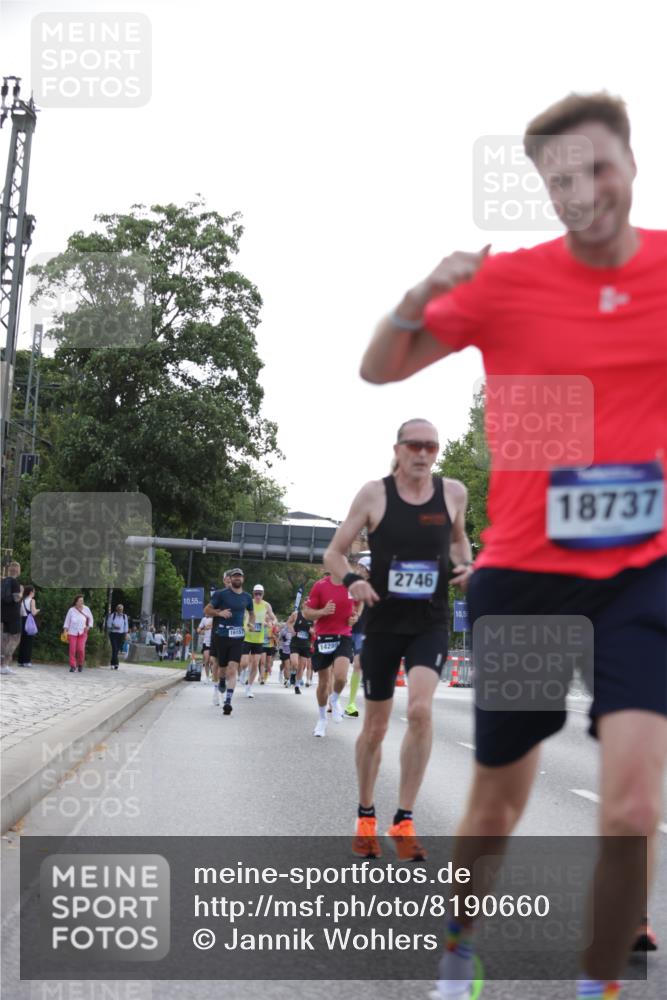 29.06.2025 - hella hamburg halbmarathon Jannik Wohlers http://msf.ph/oto/8190660 29.06.2025 09:44:44 Lombardsbrücke 1758, 1827, 2746, 3201, 5269, 6619, 6781, 9381, 10486, 10848, 11169, 12049, 12595, 12900, 13838, 14140, 14164, 14289, 15672, 15883, 16157, 16508, 16713, 16818, 17374, 17428, 17488, 18737, 18837, 18871, 18874, 19142 meine-sportfotos.de