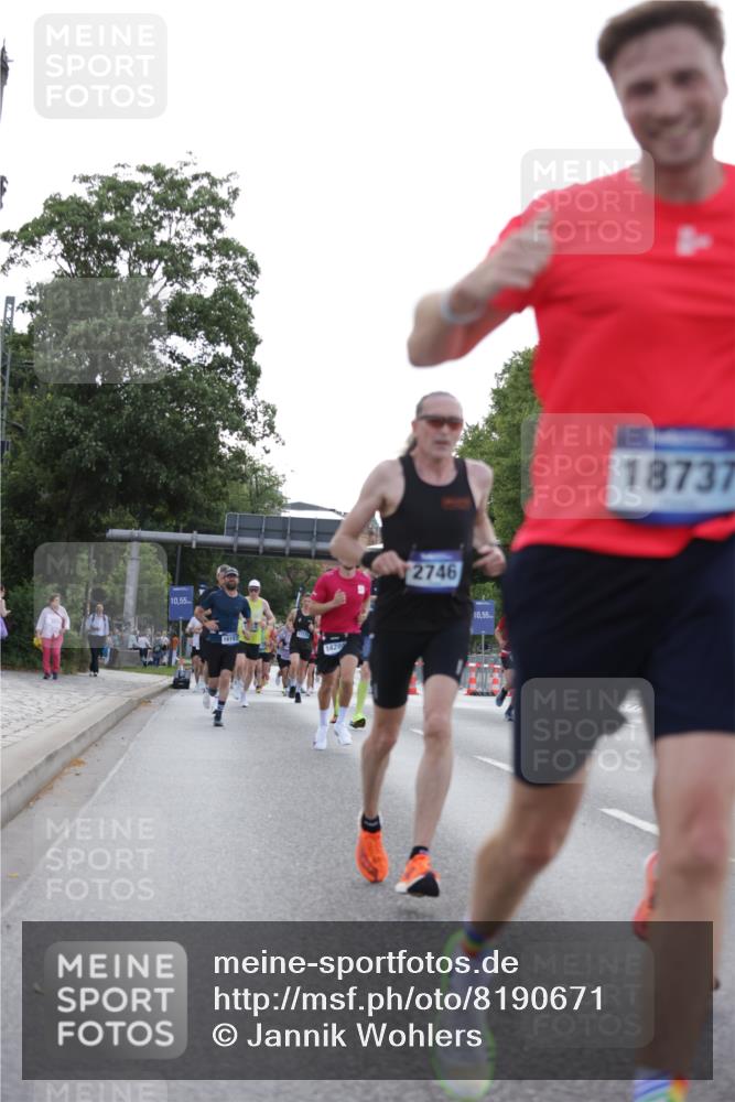 29.06.2025 - hella hamburg halbmarathon Jannik Wohlers http://msf.ph/oto/8190671 29.06.2025 09:44:44 Lombardsbrücke 1758, 1827, 2746, 3201, 5269, 6619, 6781, 9381, 10486, 10848, 11169, 12049, 12595, 12900, 13838, 14140, 14164, 14289, 15672, 15883, 16157, 16508, 16713, 16818, 17374, 17428, 17488, 18737, 18837, 18871, 18874, 19142 meine-sportfotos.de