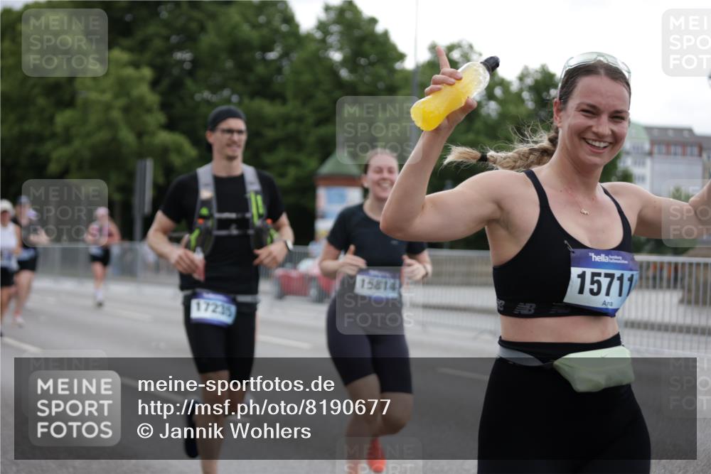29.06.2025 - hella hamburg halbmarathon Jannik Wohlers http://msf.ph/oto/8190677 29.06.2025 11:12:54 Lombardsbrücke 1848, 2247, 4158, 4214, 4675, 4688, 5330, 5335, 6398, 7343, 7568, 7574, 7719, 7806, 8424, 8426, 8510, 8634, 8742, 8785, 8836, 8874, 9399, 9421, 9669, 9909, 10588, 10681, 10765, 10839, 10948, 11289, 11503, 11693, 11723, 12225, 14954, 14998, 15335, 15667, 15670, 15711, 15814, 16812, 17235, 19123 meine-sportfotos.de