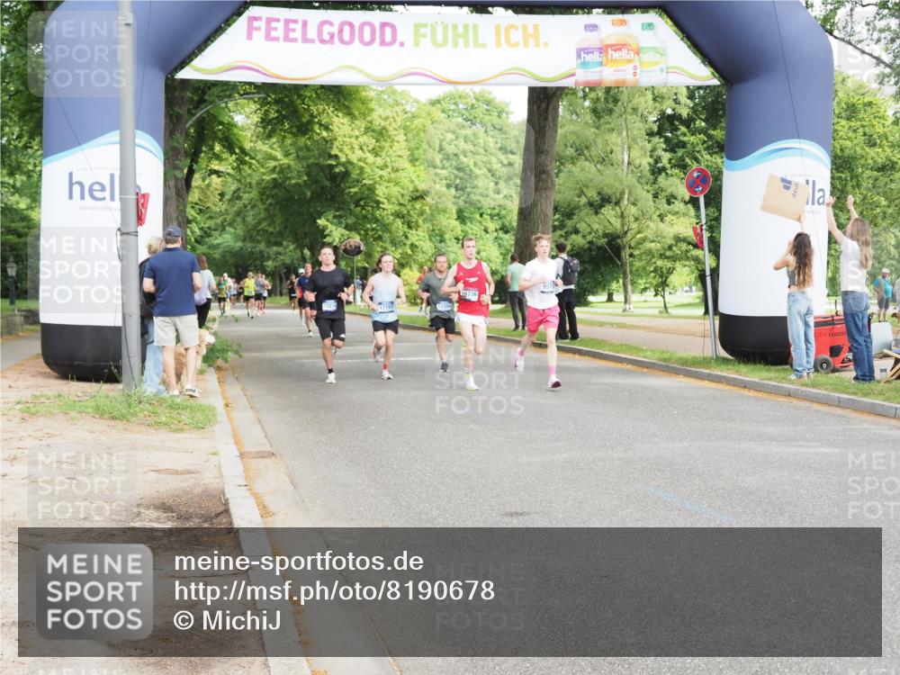 29.06.2025 - hella hamburg halbmarathon MichiJ http://msf.ph/oto/8190678 29.06.2025 10:19:39 Zwischen KM18-KM19 5308, 7186, 10173, 16713, 16736 meine-sportfotos.de