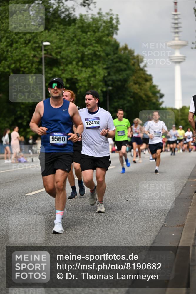 29.06.2025 - hella hamburg halbmarathon Dr. Thomas Lammeyer http://msf.ph/oto/8190682 29.06.2025 10:11:03 Kennedybrücke 1245, 4502, 4550, 5951, 6314, 6572, 6664, 8960, 9560, 10212, 10297 meine-sportfotos.de