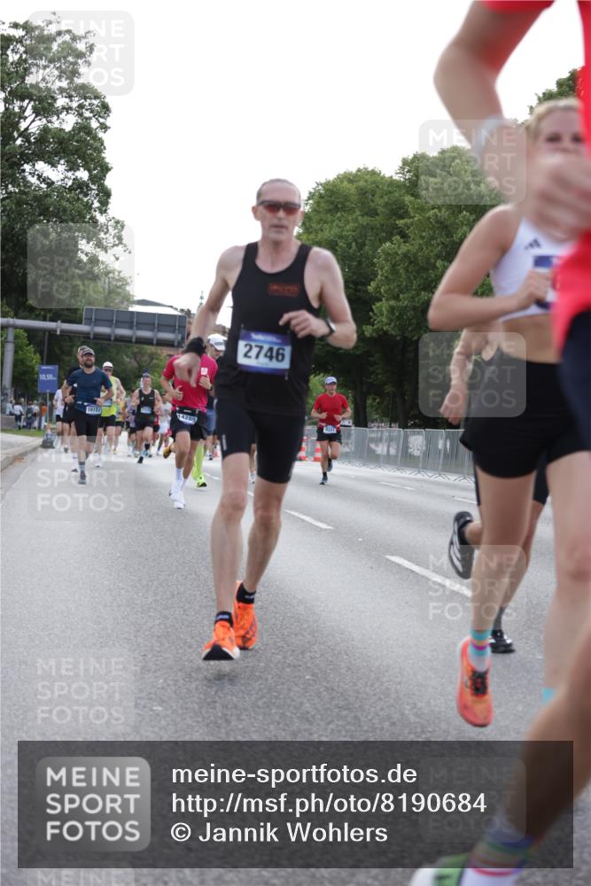 29.06.2025 - hella hamburg halbmarathon Jannik Wohlers http://msf.ph/oto/8190684 29.06.2025 09:44:45 Lombardsbrücke 1758, 1827, 2746, 3201, 5269, 6619, 6781, 9381, 10486, 10848, 11169, 12049, 12595, 12900, 14140, 14164, 14289, 15672, 15883, 16157, 16711, 16713, 16818, 17374, 17428, 17488, 18737, 18837, 18871, 18874, 19142 meine-sportfotos.de