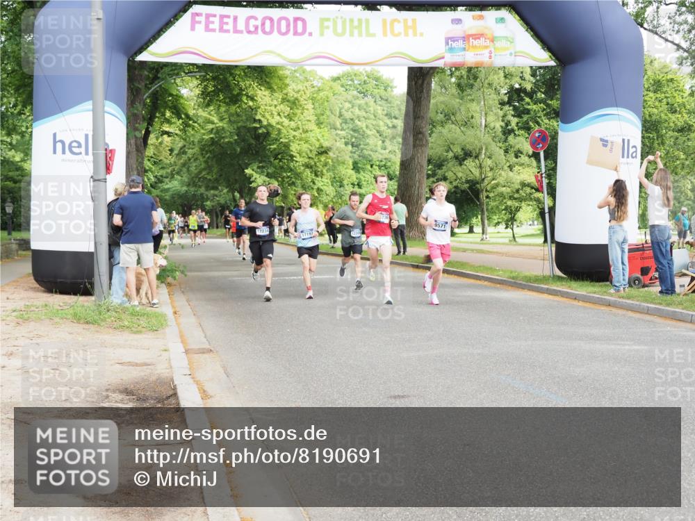 29.06.2025 - hella hamburg halbmarathon MichiJ http://msf.ph/oto/8190691 29.06.2025 10:19:40 Zwischen KM18-KM19 7186, 9571, 10173, 16713, 16736, 17197 meine-sportfotos.de
