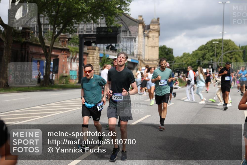 29.06.2025 - hella hamburg halbmarathon Yannick Fuchs http://msf.ph/oto/8190700 29.06.2025 10:43:55 20KM 2516, 2878, 2937, 3414, 3543, 3562, 3692, 4832, 5447, 5978, 6115, 6125, 6282, 7100, 7332, 7657, 8437, 8454, 8576, 8689, 8813, 8921, 9200, 9491, 9551, 9597, 9723, 9924, 9965, 10189, 11339, 11819, 11975, 12035, 12203, 12271, 13159, 13225, 13690, 13976, 14526, 14794, 14838, 15519, 15620, 15966, 16403, 16653, 16738, 16843, 16877, 16891, 17001, 17282, 17753, 17908, 18058, 18350, 18926, 18960, 19109 meine-sportfotos.de