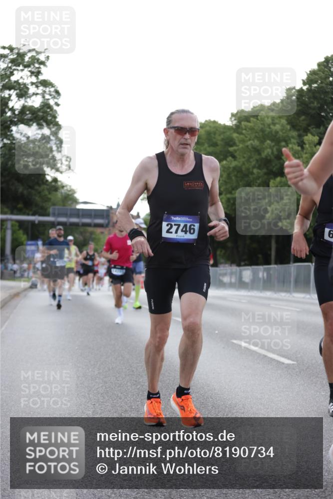29.06.2025 - hella hamburg halbmarathon Jannik Wohlers http://msf.ph/oto/8190734 29.06.2025 09:44:45 Lombardsbrücke 1758, 1827, 2746, 3201, 5269, 6619, 6781, 9381, 10486, 10848, 11169, 12049, 12595, 12900, 14140, 14164, 14289, 15672, 15883, 16157, 16711, 16713, 16818, 17374, 17428, 17488, 18737, 18837, 18871, 18874, 19142 meine-sportfotos.de