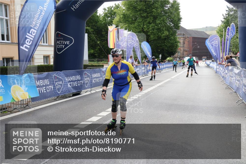 29.06.2025 - hella hamburg halbmarathon Strokosch-Dieckow http://msf.ph/oto/8190771 29.06.2025 09:31:35 Ziel 20021, 20038, 20060, 20062, 20183, 20260, 20363 meine-sportfotos.de