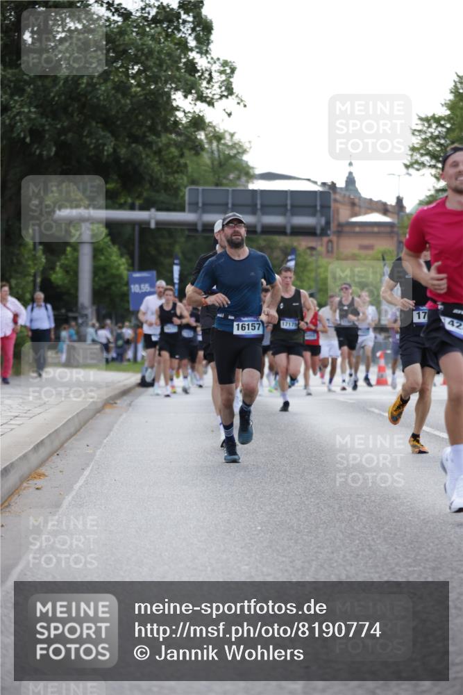 29.06.2025 - hella hamburg halbmarathon Jannik Wohlers http://msf.ph/oto/8190774 29.06.2025 09:44:46 Lombardsbrücke 1758, 1827, 2746, 3201, 5269, 6619, 6781, 9381, 10486, 11169, 12049, 12595, 12900, 14140, 14164, 14289, 15672, 15883, 16157, 16711, 16713, 16818, 17175, 17374, 17428, 17488, 18737, 18837, 18871, 18874, 19142 meine-sportfotos.de