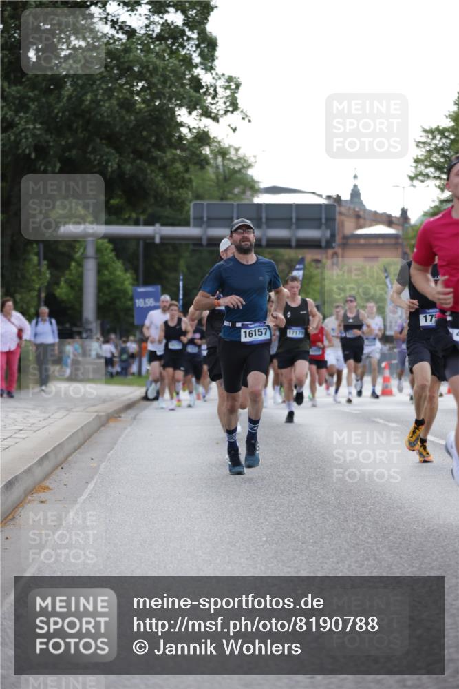 29.06.2025 - hella hamburg halbmarathon Jannik Wohlers http://msf.ph/oto/8190788 29.06.2025 09:44:46 Lombardsbrücke 1758, 1827, 2746, 3201, 5269, 6619, 6781, 9381, 10486, 11169, 12049, 12595, 12900, 14140, 14164, 14289, 15672, 15883, 16157, 16711, 16713, 16818, 17175, 17374, 17428, 17488, 18737, 18837, 18871, 18874, 19142 meine-sportfotos.de