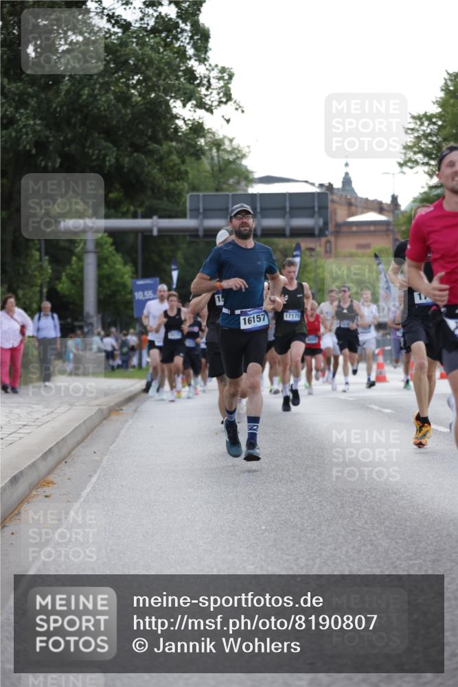 29.06.2025 - hella hamburg halbmarathon Jannik Wohlers http://msf.ph/oto/8190807 29.06.2025 09:44:46 Lombardsbrücke 1758, 1827, 2746, 3201, 5269, 6619, 6781, 9381, 10486, 11169, 12049, 12595, 12900, 14140, 14164, 14289, 15672, 15883, 16157, 16711, 16713, 16818, 17175, 17374, 17428, 17488, 18737, 18837, 18871, 18874, 19142 meine-sportfotos.de