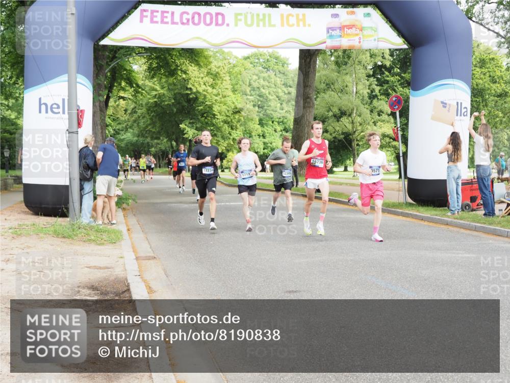 29.06.2025 - hella hamburg halbmarathon MichiJ http://msf.ph/oto/8190838 29.06.2025 10:19:40 Zwischen KM18-KM19 7186, 9571, 10173, 16713, 16736, 17197 meine-sportfotos.de