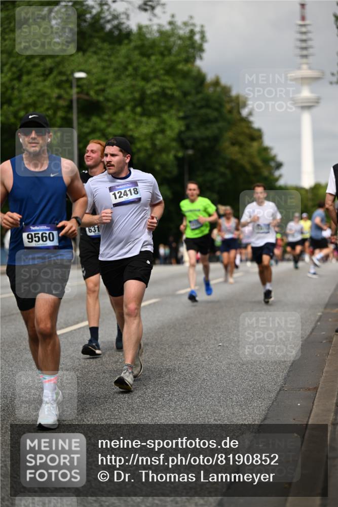 29.06.2025 - hella hamburg halbmarathon Dr. Thomas Lammeyer http://msf.ph/oto/8190852 29.06.2025 10:11:03 Kennedybrücke 1245, 4502, 4550, 5951, 6314, 6572, 6664, 8960, 9560, 10212, 10297 meine-sportfotos.de