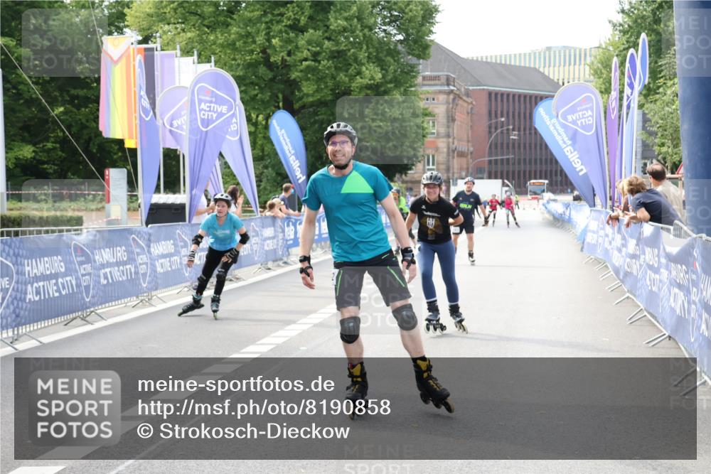 29.06.2025 - hella hamburg halbmarathon Strokosch-Dieckow http://msf.ph/oto/8190858 29.06.2025 09:31:39 Ziel 20008, 20021, 20029, 20060, 20062, 20183, 20260, 20363 meine-sportfotos.de