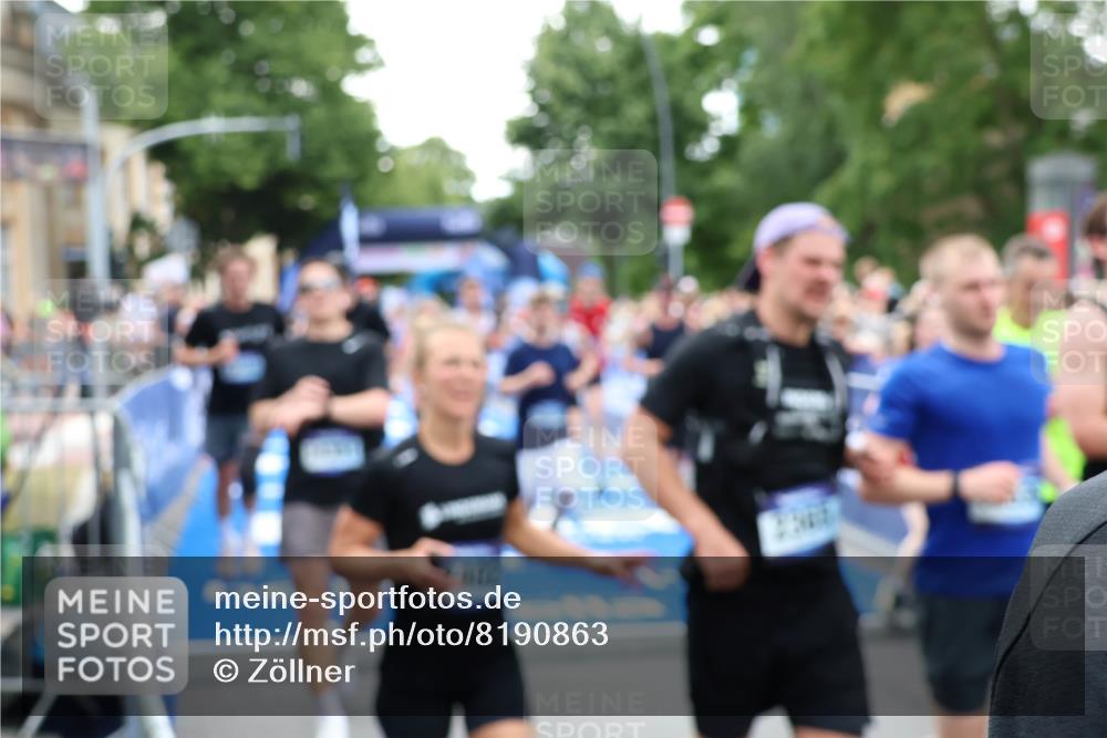 29.06.2025 - hella hamburg halbmarathon Zöllner http://msf.ph/oto/8190863 29.06.2025 10:44:44 Ziel 1782, 4270, 4991, 6490, 10669, 12711, 14351, 14798, 14816, 15185, 15233, 16224, 17251, 18107, 18437, 18464, 18560, 18868, 19206 meine-sportfotos.de