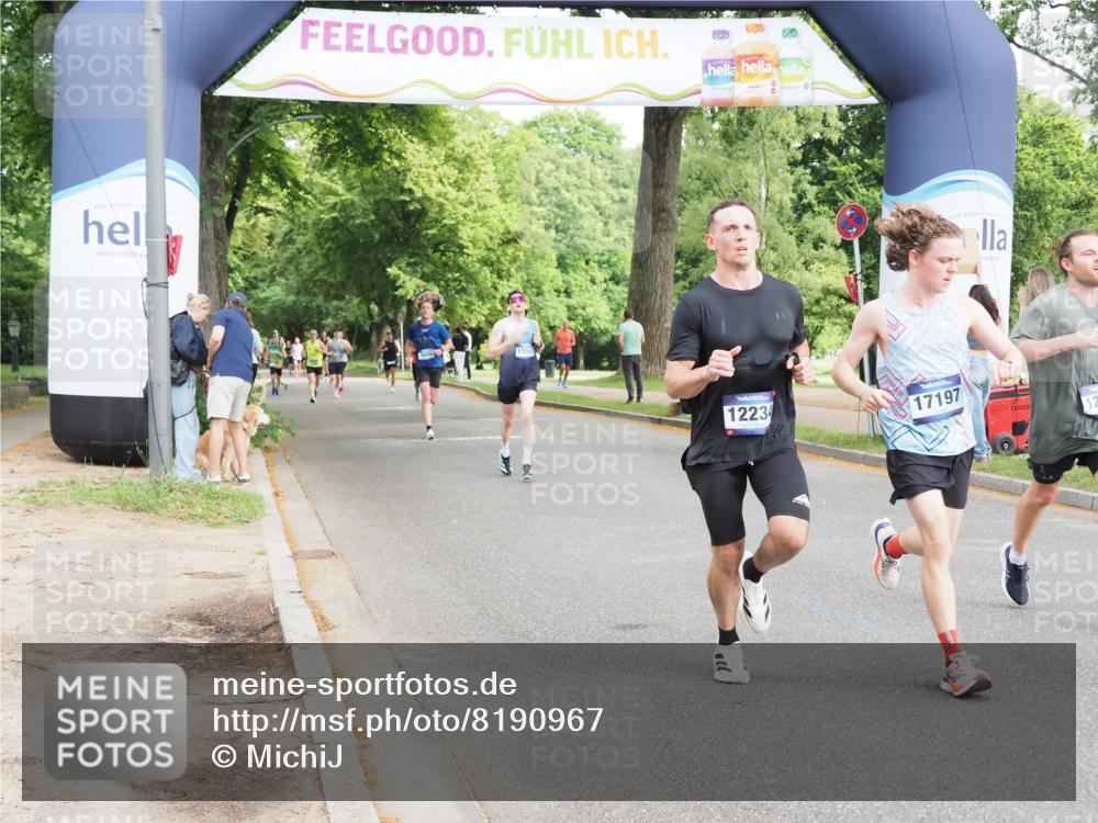 29.06.2025 - hella hamburg halbmarathon MichiJ http://msf.ph/oto/8190967 29.06.2025 10:19:42 Zwischen KM18-KM19 7186, 9571, 12234, 12308, 16736, 17197 meine-sportfotos.de