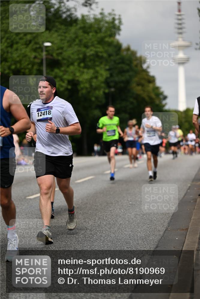 29.06.2025 - hella hamburg halbmarathon Dr. Thomas Lammeyer http://msf.ph/oto/8190969 29.06.2025 10:11:03 Kennedybrücke 1245, 4502, 4550, 5951, 6314, 6572, 6664, 8960, 9560, 10212, 10297 meine-sportfotos.de