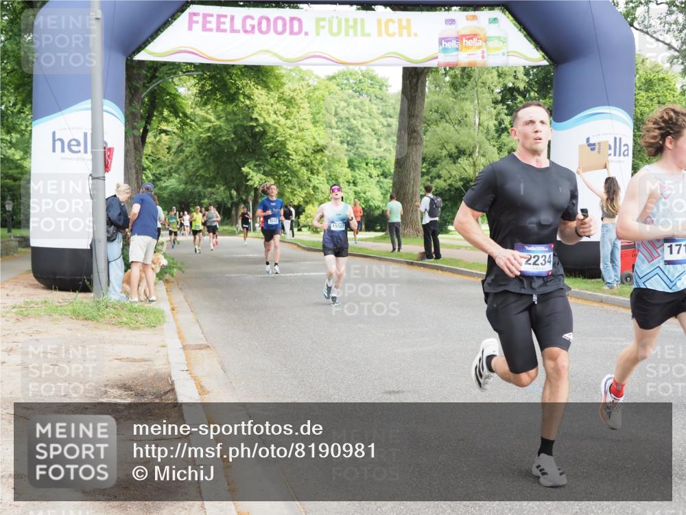 29.06.2025 - hella hamburg halbmarathon MichiJ http://msf.ph/oto/8190981 29.06.2025 10:19:43 Zwischen KM18-KM19 7186, 9571, 12234, 12308, 15507, 16736, 17197 meine-sportfotos.de