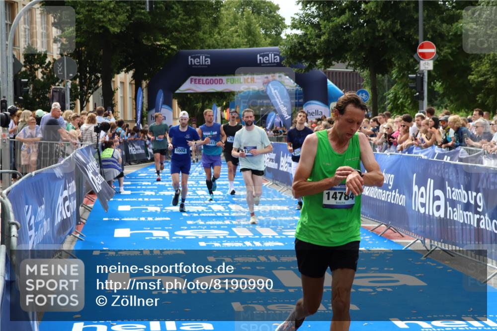 29.06.2025 - hella hamburg halbmarathon Zöllner http://msf.ph/oto/8190990 29.06.2025 10:34:25 Ziel 1002, 5550, 9686, 14784, 16417, 18099 meine-sportfotos.de