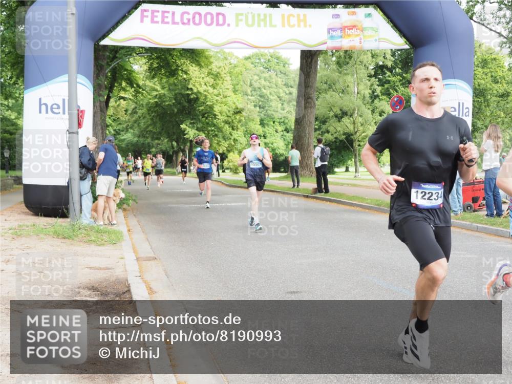 29.06.2025 - hella hamburg halbmarathon MichiJ http://msf.ph/oto/8190993 29.06.2025 10:19:43 Zwischen KM18-KM19 7186, 9571, 12234, 12308, 15507, 16736, 17197 meine-sportfotos.de