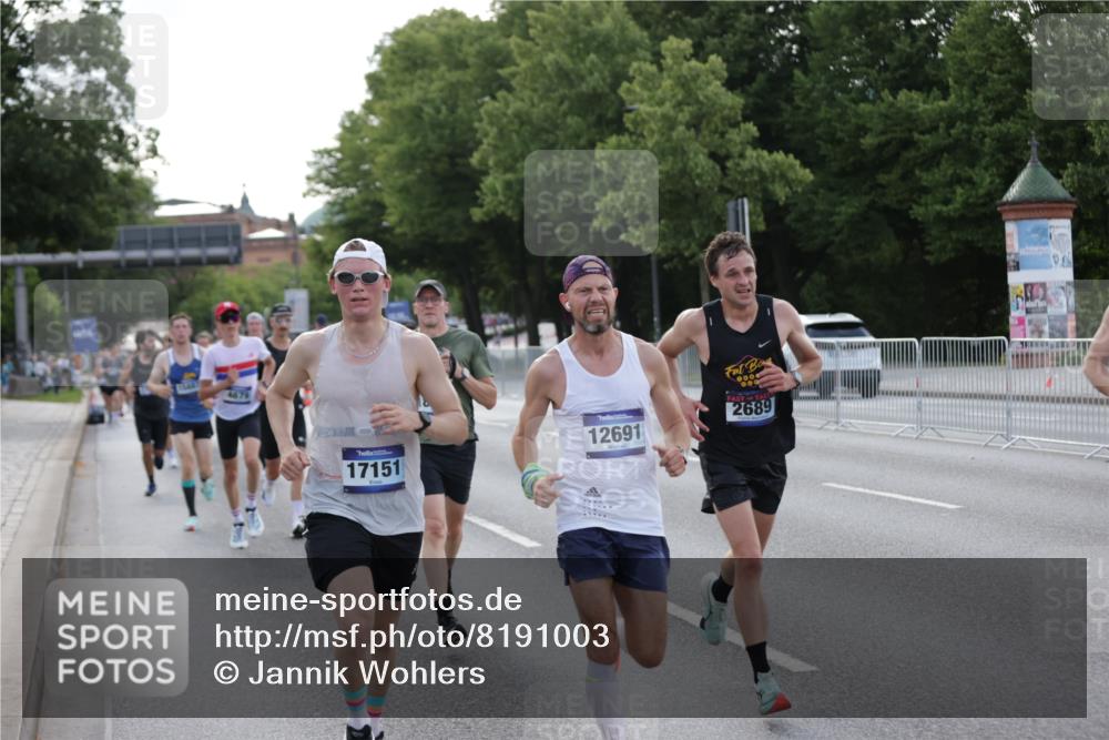 29.06.2025 - hella hamburg halbmarathon Jannik Wohlers http://msf.ph/oto/8191003 29.06.2025 09:45:08 Lombardsbrücke 57, 1707, 1990, 2689, 3043, 4050, 4129, 4679, 4698, 4749, 5070, 5328, 5746, 5826, 6358, 7272, 7389, 7481, 7651, 7723, 8190, 8209, 8883, 9137, 9571, 9634, 10017, 10171, 10876, 11120, 11413, 11857, 12234, 12308, 12691, 12988, 13066, 13618, 14028, 14395, 14466, 14784, 15621, 15826, 15887, 16712, 17151, 17802, 18099, 18102, 18177, 18692, 19194, 19202, 19203, 19204 meine-sportfotos.de
