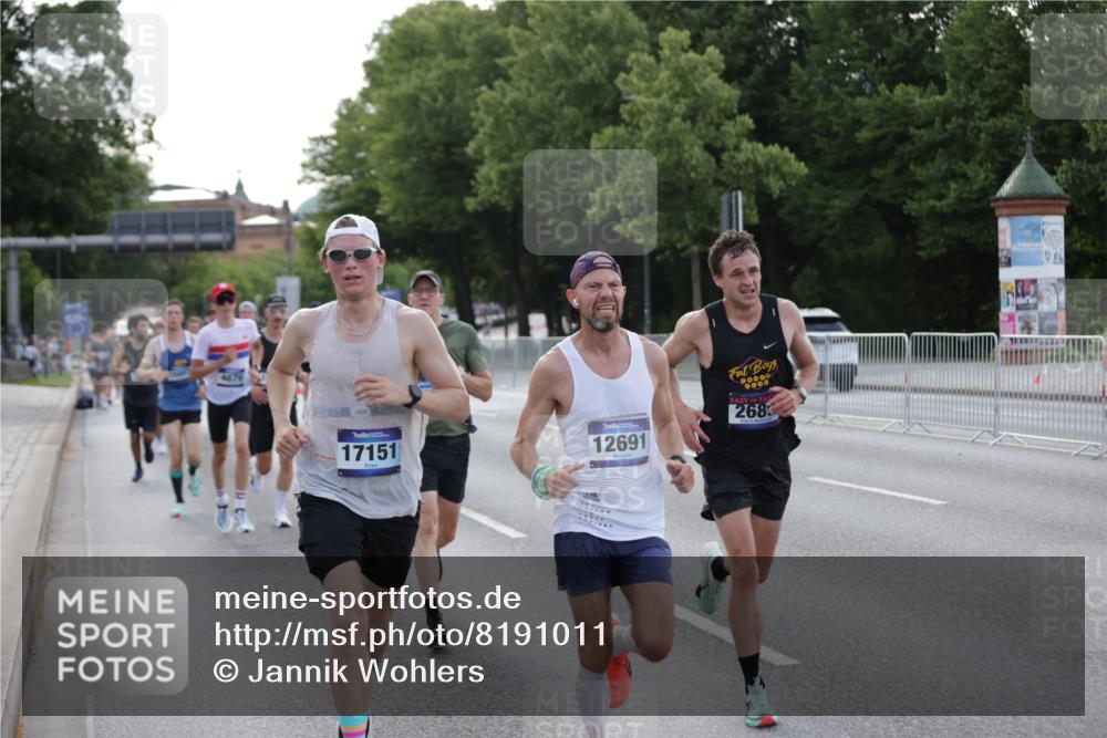 29.06.2025 - hella hamburg halbmarathon Jannik Wohlers http://msf.ph/oto/8191011 29.06.2025 09:45:08 Lombardsbrücke 57, 1707, 1990, 2689, 3043, 4050, 4129, 4679, 4698, 4749, 5070, 5328, 5746, 5826, 6358, 7272, 7389, 7481, 7651, 7723, 8190, 8209, 8883, 9137, 9571, 9634, 10017, 10171, 10876, 11120, 11413, 11857, 12234, 12308, 12691, 12988, 13066, 13618, 14028, 14395, 14466, 14784, 15621, 15826, 15887, 16712, 17151, 17802, 18099, 18102, 18177, 18692, 19194, 19202, 19203, 19204 meine-sportfotos.de