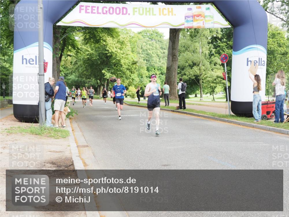 29.06.2025 - hella hamburg halbmarathon MichiJ http://msf.ph/oto/8191014 29.06.2025 10:19:43 Zwischen KM18-KM19 7186, 9571, 12234, 12308, 15507, 16736, 17197 meine-sportfotos.de