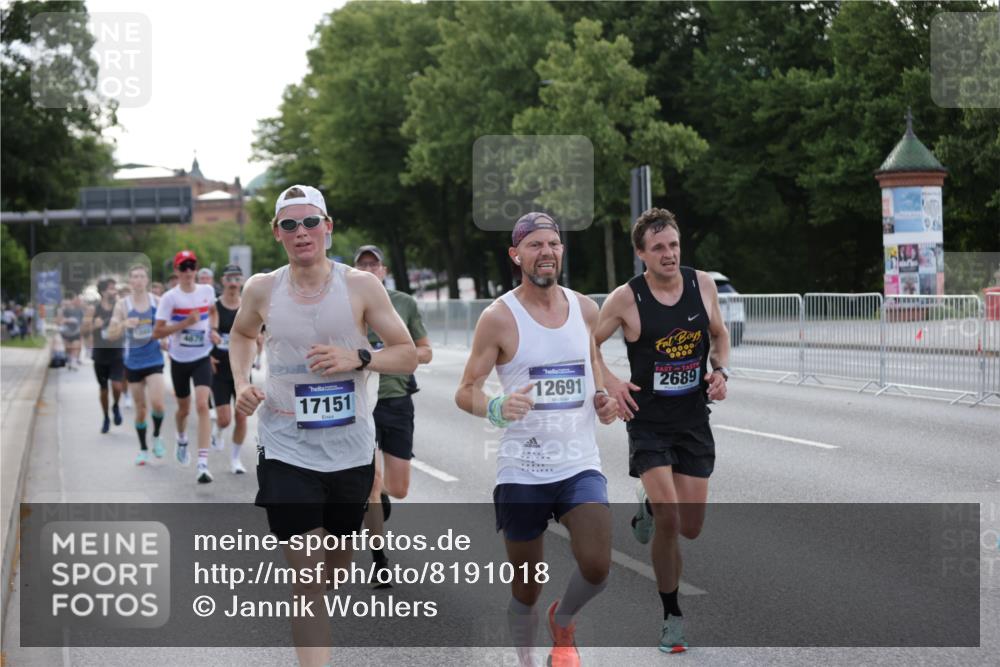 29.06.2025 - hella hamburg halbmarathon Jannik Wohlers http://msf.ph/oto/8191018 29.06.2025 09:45:08 Lombardsbrücke 57, 1707, 1990, 2689, 3043, 4050, 4129, 4679, 4698, 4749, 5070, 5328, 5746, 5826, 6358, 7272, 7389, 7481, 7651, 7723, 8190, 8209, 8883, 9137, 9571, 9634, 10017, 10171, 10876, 11120, 11413, 11857, 12234, 12308, 12691, 12988, 13066, 13618, 14028, 14395, 14466, 14784, 15621, 15826, 15887, 16712, 17151, 17802, 18099, 18102, 18177, 18692, 19194, 19202, 19203, 19204 meine-sportfotos.de