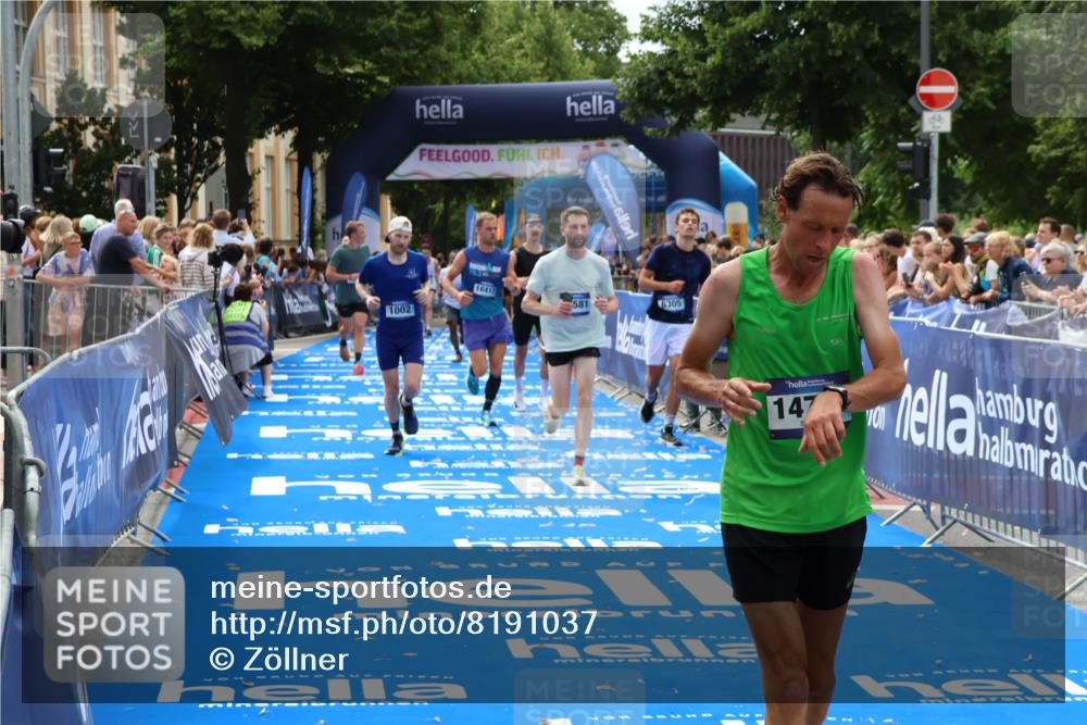 29.06.2025 - hella hamburg halbmarathon Zöllner http://msf.ph/oto/8191037 29.06.2025 10:34:26 Ziel 1002, 5550, 9686, 14784, 16417, 18099 meine-sportfotos.de
