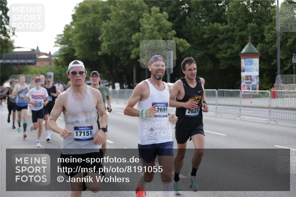 29.06.2025 - hella hamburg halbmarathon Jannik Wohlers http://msf.ph/oto/8191055 29.06.2025 09:45:08 Lombardsbrücke 57, 1707, 1990, 2689, 3043, 4050, 4129, 4679, 4698, 4749, 5070, 5328, 5746, 5826, 6358, 7272, 7389, 7481, 7651, 7723, 8190, 8209, 8883, 9137, 9571, 9634, 10017, 10171, 10876, 11120, 11413, 11857, 12234, 12308, 12691, 12988, 13066, 13618, 14028, 14395, 14466, 14784, 15621, 15826, 15887, 16712, 17151, 17802, 18099, 18102, 18177, 18692, 19194, 19202, 19203, 19204 meine-sportfotos.de