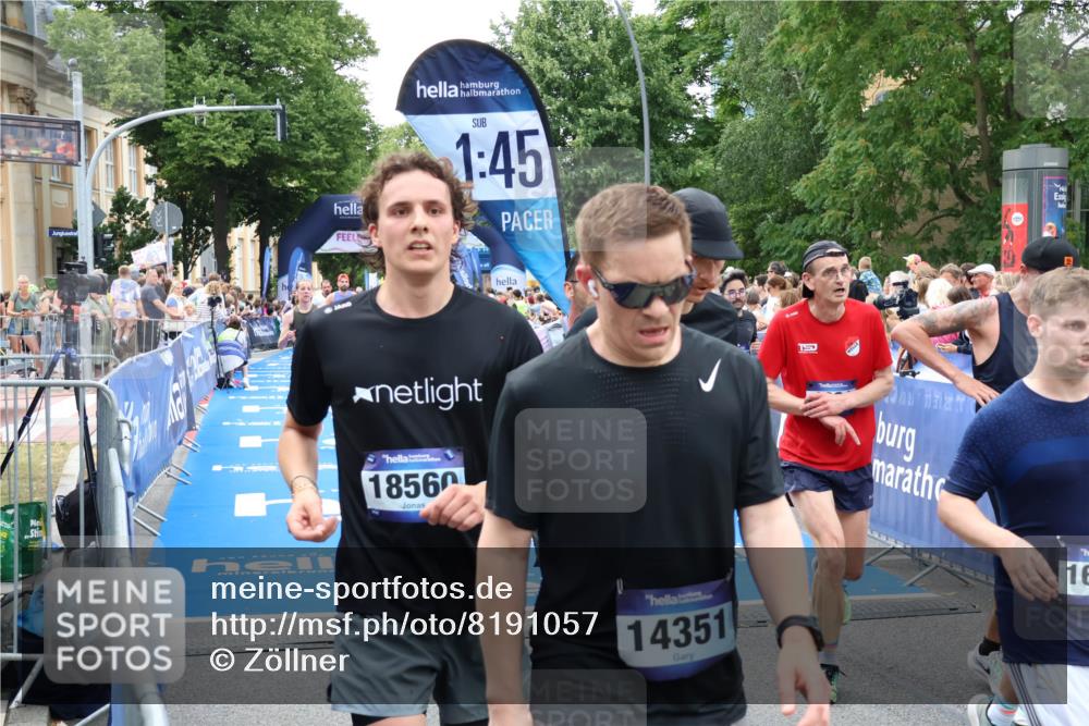 29.06.2025 - hella hamburg halbmarathon Zöllner http://msf.ph/oto/8191057 29.06.2025 10:44:46 Ziel 1782, 1941, 2970, 3785, 4270, 4991, 6490, 10669, 15185, 15233, 17251, 18107, 18437, 18464, 18868, 19206 meine-sportfotos.de