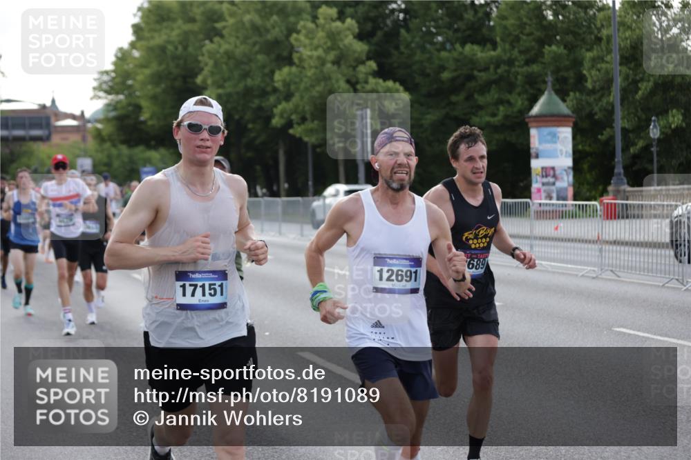 29.06.2025 - hella hamburg halbmarathon Jannik Wohlers http://msf.ph/oto/8191089 29.06.2025 09:45:08 Lombardsbrücke 57, 1707, 1990, 2689, 3043, 4050, 4129, 4679, 4698, 4749, 5070, 5328, 5746, 5826, 6358, 7272, 7389, 7481, 7651, 7723, 8190, 8209, 8883, 9137, 9571, 9634, 10017, 10171, 10876, 11120, 11413, 11857, 12234, 12308, 12691, 12988, 13066, 13618, 14028, 14395, 14466, 14784, 15621, 15826, 15887, 16712, 17151, 17802, 18099, 18102, 18177, 18692, 19194, 19202, 19203, 19204 meine-sportfotos.de