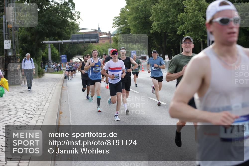 29.06.2025 - hella hamburg halbmarathon Jannik Wohlers http://msf.ph/oto/8191124 29.06.2025 09:45:09 Lombardsbrücke 57, 1707, 1990, 2689, 3043, 4050, 4129, 4679, 4698, 4749, 5070, 5328, 5746, 5826, 6358, 7272, 7389, 7481, 7651, 7723, 8190, 8209, 8883, 9137, 9571, 9634, 10017, 10171, 10876, 11120, 11413, 11857, 12234, 12308, 12691, 12988, 13066, 13618, 14028, 14395, 14466, 14784, 15621, 15826, 15887, 16712, 17151, 17191, 17197, 17802, 18099, 18102, 18177, 18692, 19194, 19202, 19203, 19204 meine-sportfotos.de