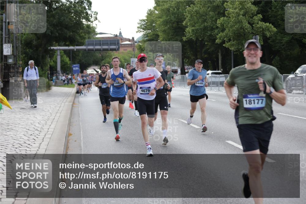 29.06.2025 - hella hamburg halbmarathon Jannik Wohlers http://msf.ph/oto/8191175 29.06.2025 09:45:09 Lombardsbrücke 57, 1707, 1990, 2689, 3043, 4050, 4129, 4679, 4698, 4749, 5070, 5328, 5746, 5826, 6358, 7272, 7389, 7481, 7651, 7723, 8190, 8209, 8883, 9137, 9571, 9634, 10017, 10171, 10876, 11120, 11413, 11857, 12234, 12308, 12691, 12988, 13066, 13618, 14028, 14395, 14466, 14784, 15621, 15826, 15887, 16712, 17151, 17191, 17197, 17802, 18099, 18102, 18177, 18692, 19194, 19202, 19203, 19204 meine-sportfotos.de