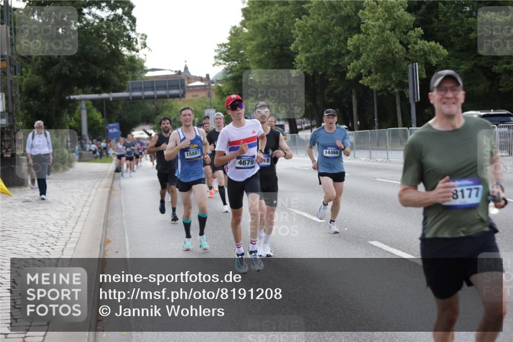 29.06.2025 - hella hamburg halbmarathon Jannik Wohlers http://msf.ph/oto/8191208 29.06.2025 09:45:09 Lombardsbrücke 57, 1707, 1990, 2689, 3043, 4050, 4129, 4679, 4698, 4749, 5070, 5328, 5746, 5826, 6358, 7272, 7389, 7481, 7651, 7723, 8190, 8209, 8883, 9137, 9571, 9634, 10017, 10171, 10876, 11120, 11413, 11857, 12234, 12308, 12691, 12988, 13066, 13618, 14028, 14395, 14466, 14784, 15621, 15826, 15887, 16712, 17151, 17191, 17197, 17802, 18099, 18102, 18177, 18692, 19194, 19202, 19203, 19204 meine-sportfotos.de