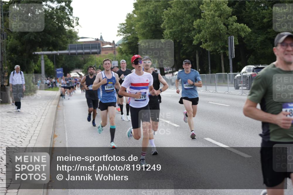 29.06.2025 - hella hamburg halbmarathon Jannik Wohlers http://msf.ph/oto/8191249 29.06.2025 09:45:10 Lombardsbrücke 57, 1707, 1990, 2689, 3043, 4050, 4129, 4679, 4698, 4749, 5070, 5328, 5746, 5826, 6358, 7272, 7389, 7481, 7651, 7723, 8190, 8209, 8883, 9137, 9571, 9634, 10017, 10171, 10876, 11120, 11413, 11857, 12234, 12308, 12691, 12988, 13066, 13618, 14028, 14395, 14466, 14784, 15621, 15826, 15887, 16712, 17151, 17191, 17197, 17802, 18099, 18102, 18177, 18692, 19194, 19202, 19203, 19204 meine-sportfotos.de