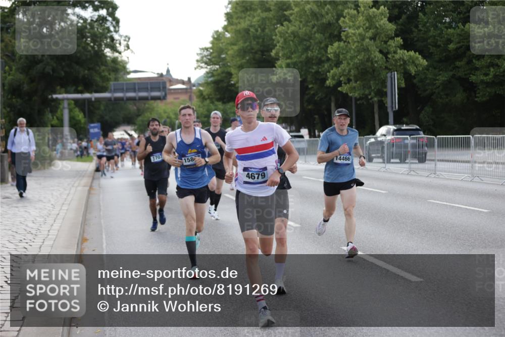 29.06.2025 - hella hamburg halbmarathon Jannik Wohlers http://msf.ph/oto/8191269 29.06.2025 09:45:10 Lombardsbrücke 57, 1707, 1990, 2689, 3043, 4050, 4129, 4679, 4698, 4749, 5070, 5328, 5746, 5826, 6358, 7272, 7389, 7481, 7651, 7723, 8190, 8209, 8883, 9137, 9571, 9634, 10017, 10171, 10876, 11120, 11413, 11857, 12234, 12308, 12691, 12988, 13066, 13618, 14028, 14395, 14466, 14784, 15621, 15826, 15887, 16712, 17151, 17191, 17197, 17802, 18099, 18102, 18177, 18692, 19194, 19202, 19203, 19204 meine-sportfotos.de