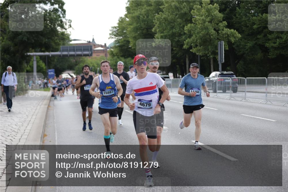 29.06.2025 - hella hamburg halbmarathon Jannik Wohlers http://msf.ph/oto/8191279 29.06.2025 09:45:10 Lombardsbrücke 57, 1707, 1990, 2689, 3043, 4050, 4129, 4679, 4698, 4749, 5070, 5328, 5746, 5826, 6358, 7272, 7389, 7481, 7651, 7723, 8190, 8209, 8883, 9137, 9571, 9634, 10017, 10171, 10876, 11120, 11413, 11857, 12234, 12308, 12691, 12988, 13066, 13618, 14028, 14395, 14466, 14784, 15621, 15826, 15887, 16712, 17151, 17191, 17197, 17802, 18099, 18102, 18177, 18692, 19194, 19202, 19203, 19204 meine-sportfotos.de